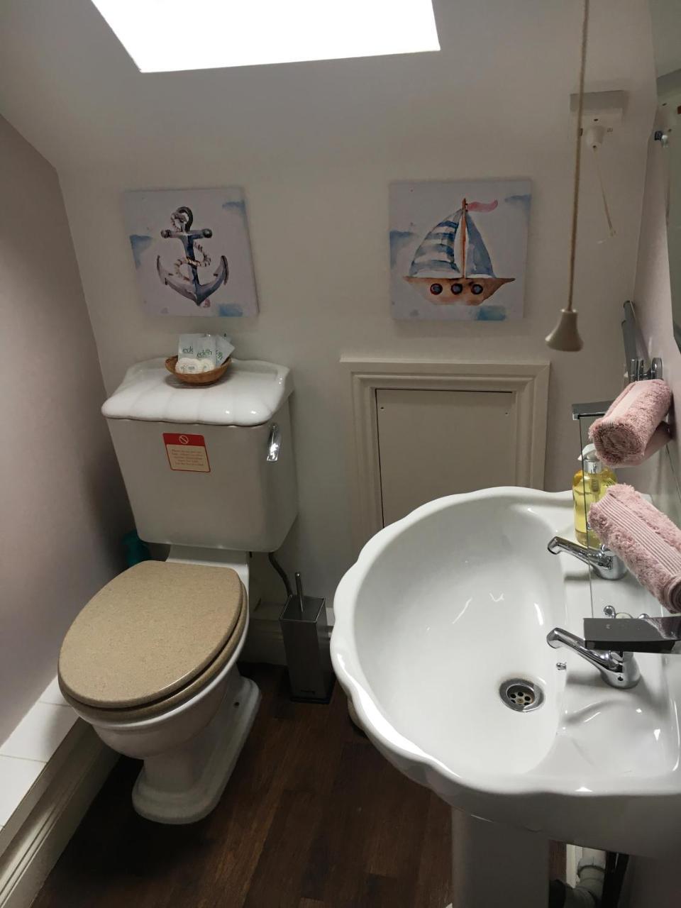 The Bantry Guest House Eyemouth Bagian luar foto